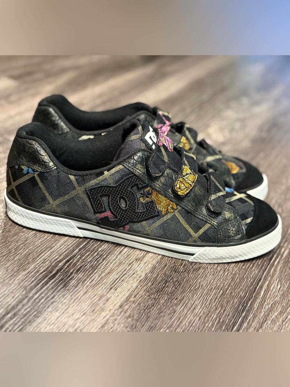 DC Chelsea Sneakers with Floral Embroidery